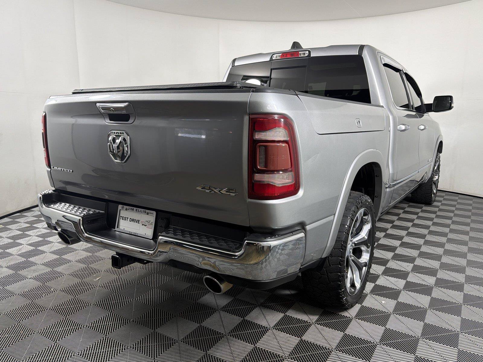 Used 2019 RAM 1500 Limited AWD/4WD image 6