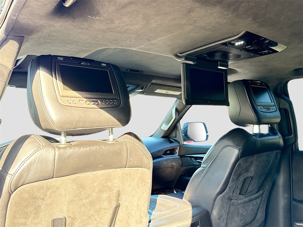 Used 2018 Cadillac Escalade ESV Platinum image 29