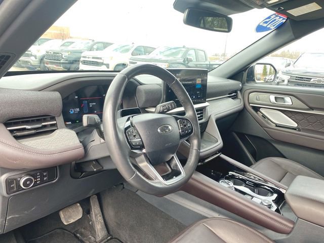 Used 2025 Ford Explorer Platinum w/ LUX Leather Package image 10