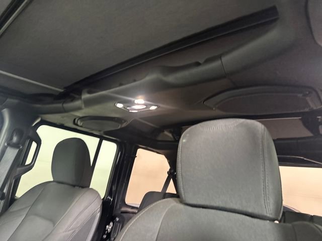 Used 2023 Jeep Wrangler Unlimited w/ Cold Weather Group image 12