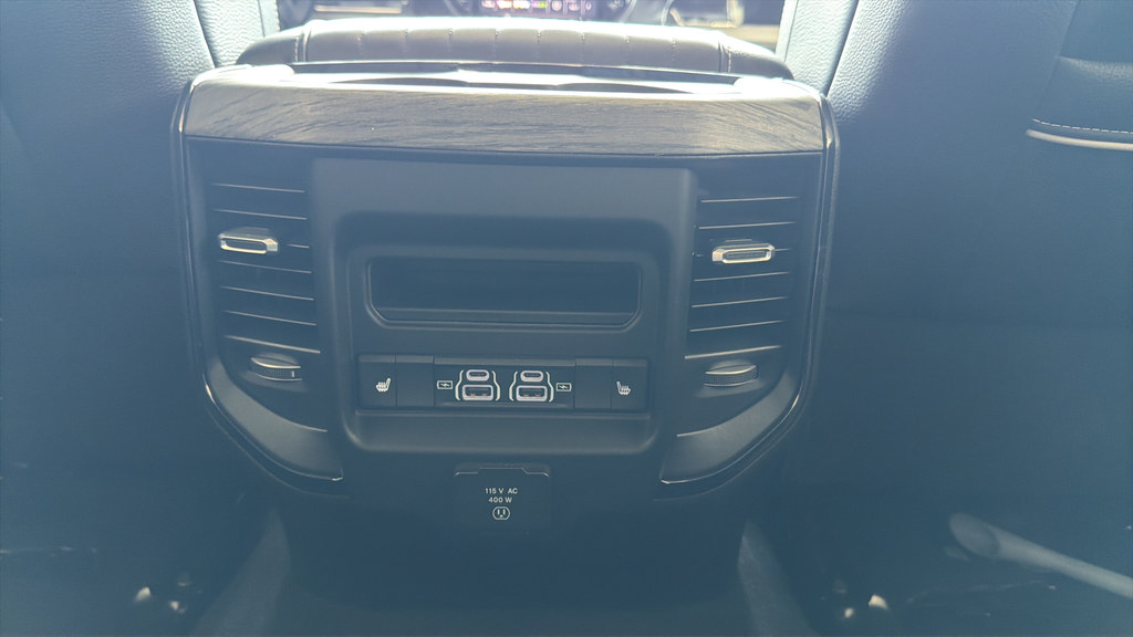 Used 2025 RAM 2500 Limited AWD/4WD image 18