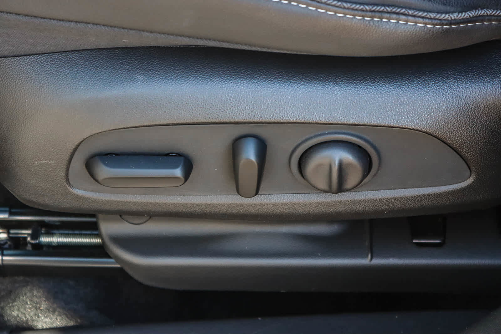 Used 2022 Buick Encore GX Preferred w/ Cold Weather Comfort Package image 16