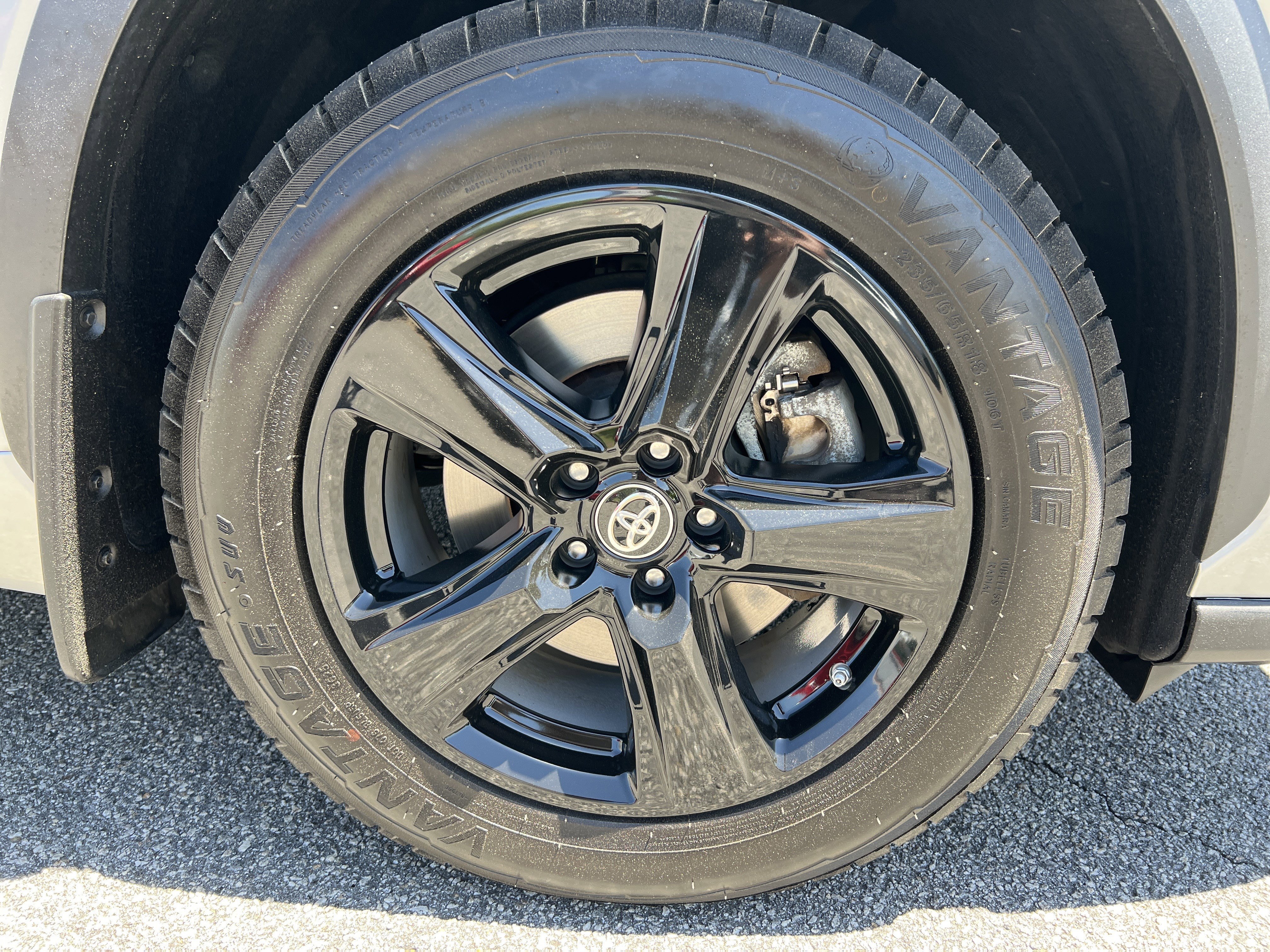 Certified 2024 Toyota Highlander LE AWD/4WD image 25
