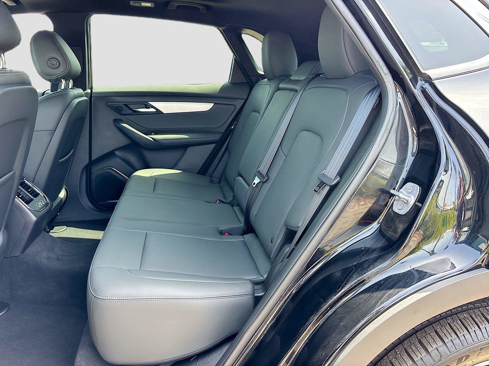 New 2025 VinFast VF 8 Plus AWD/4WD image 24