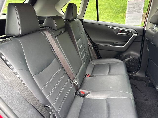 Used 2020 Toyota RAV4 Limited w/ Carpet Mat Package AWD/4WD image 15