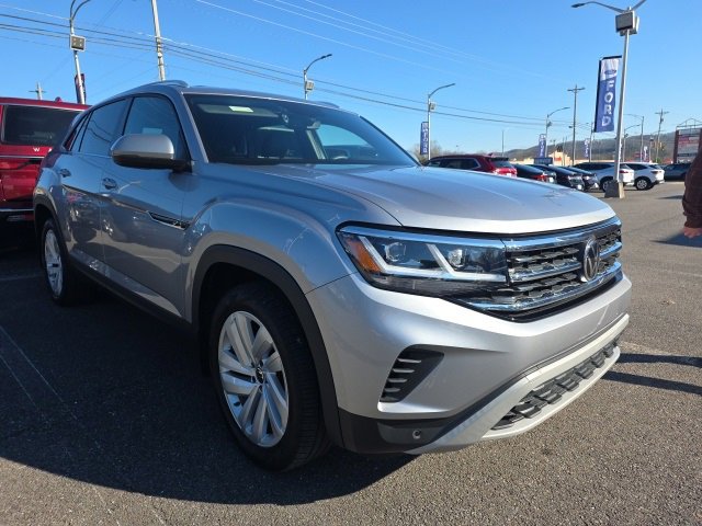 Used 2023 Volkswagen Atlas Cross Sport SE image 3
