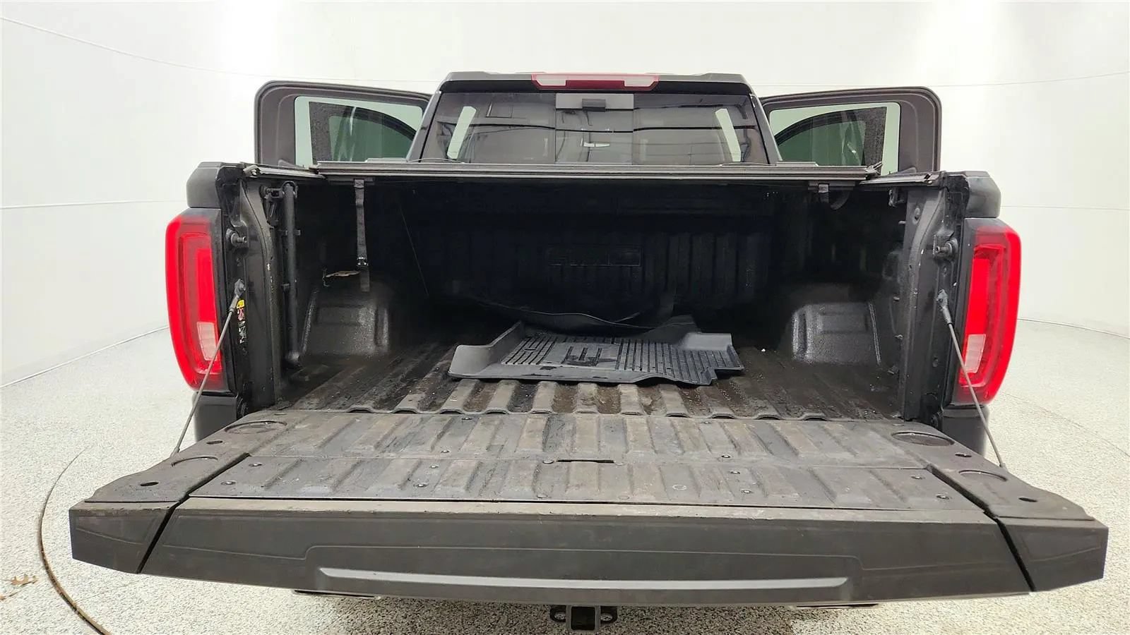 Used 2023 GMC Sierra 1500 SLT w/ SLT Premium Plus Package AWD/4WD image 20