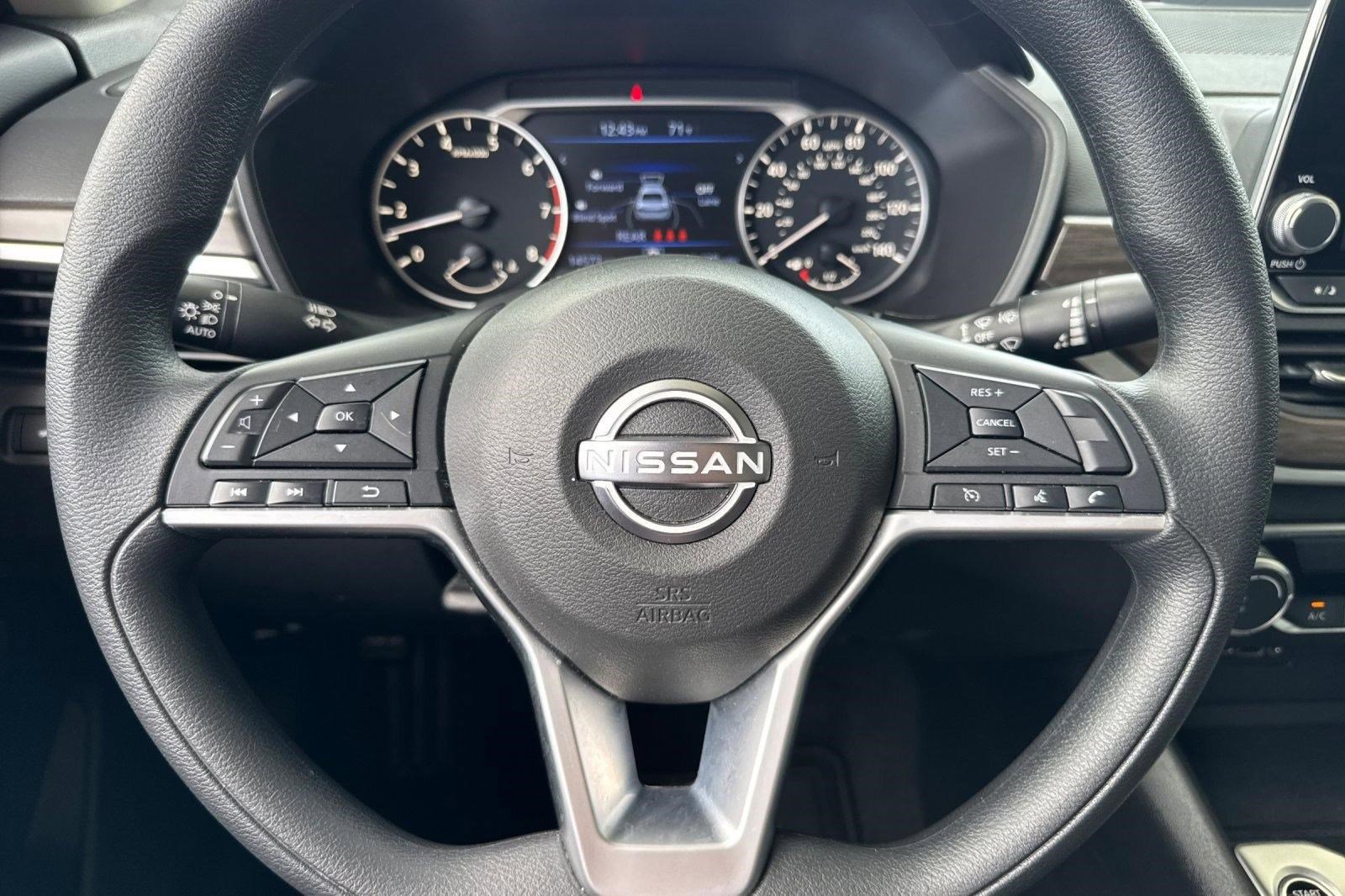 Used 2025 Nissan Altima 2.5 SV FWD image 16