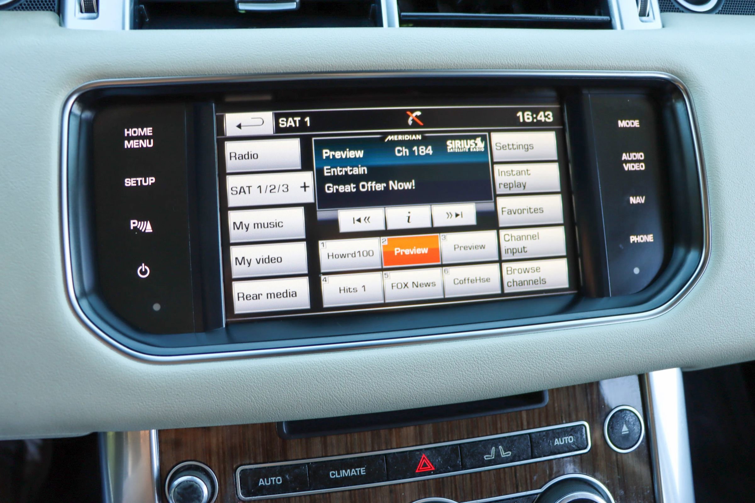 Used 2014 Land Rover Range Rover Sport HSE image 42