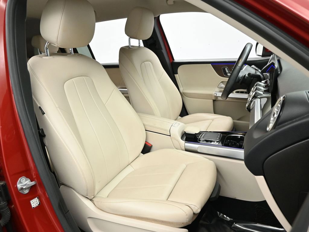 Used 2020 Mercedes-Benz GLB 250 w/ Premium Package image 21