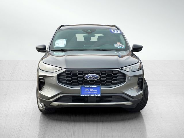 Certified 2025 Ford Escape ST-Line image 2