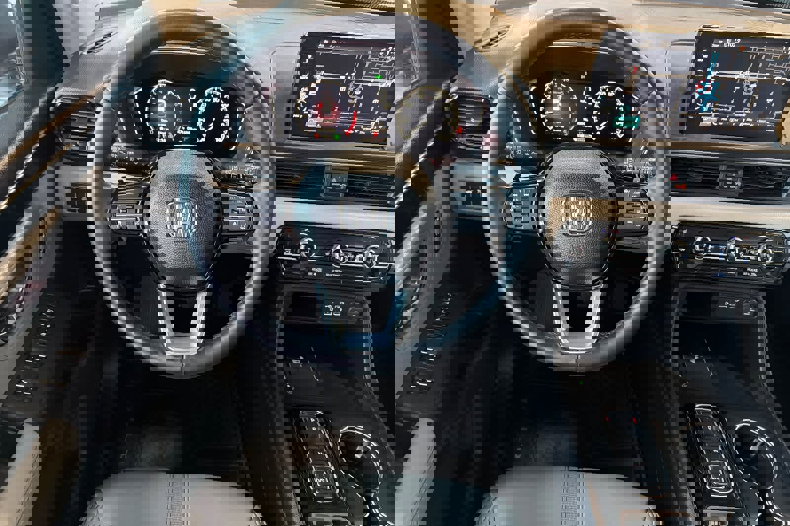 Used 2025 Honda Pilot Touring image 16