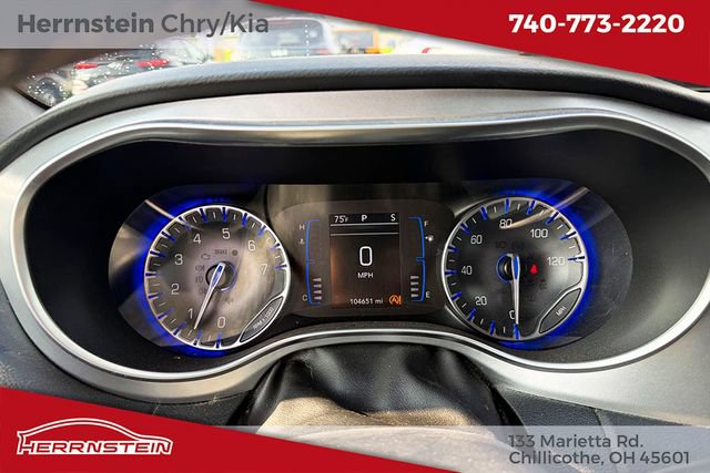 Used 2018 Chrysler Pacifica Touring Plus w/ S Appearance Package FWD image 19