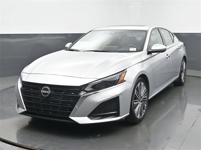 Used 2023 Nissan Altima 2.5 SL image 1
