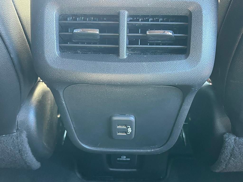 Used 2022 Chevrolet Equinox RS w/ RS Leather Package image 32