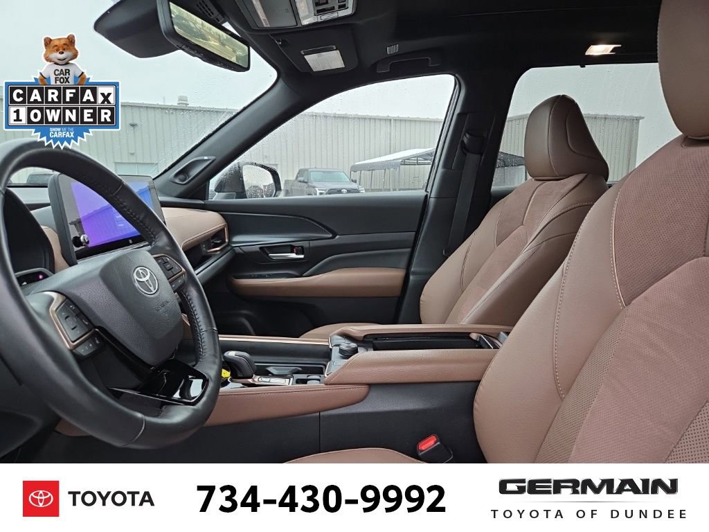 Used 2024 Toyota Grand Highlander AWD Hybrid image 13
