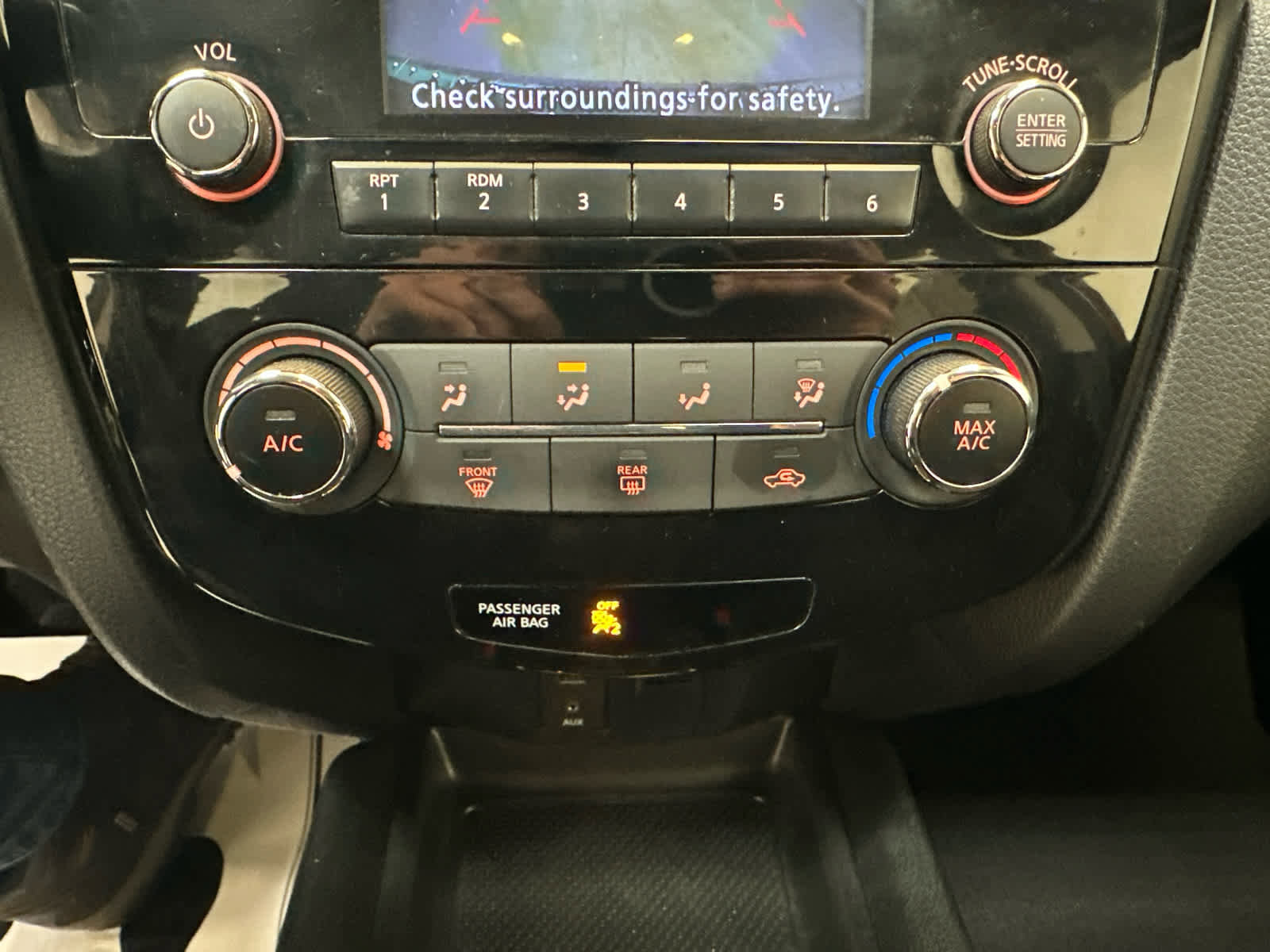 Certified 2018 Nissan Rogue Sport S w/ S Appearance Package AWD/4WD image 17