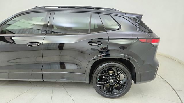 Used 2025 Volkswagen Tiguan SE R-Line image 11