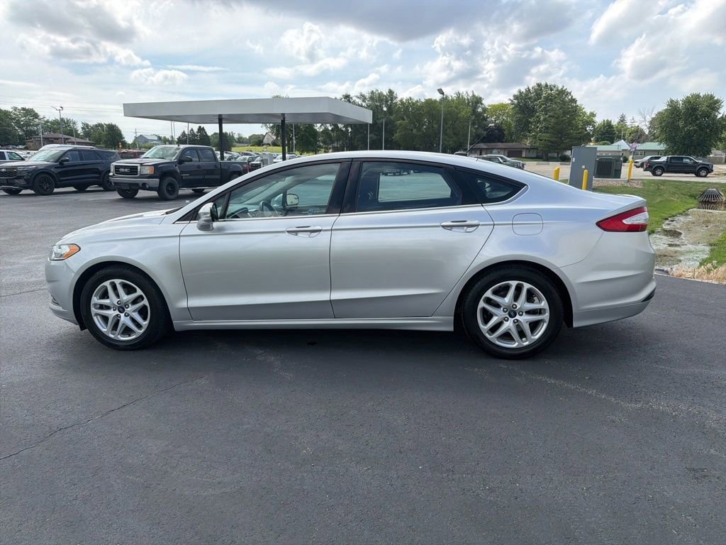 Used 2015 Ford Fusion SE FWD image 7
