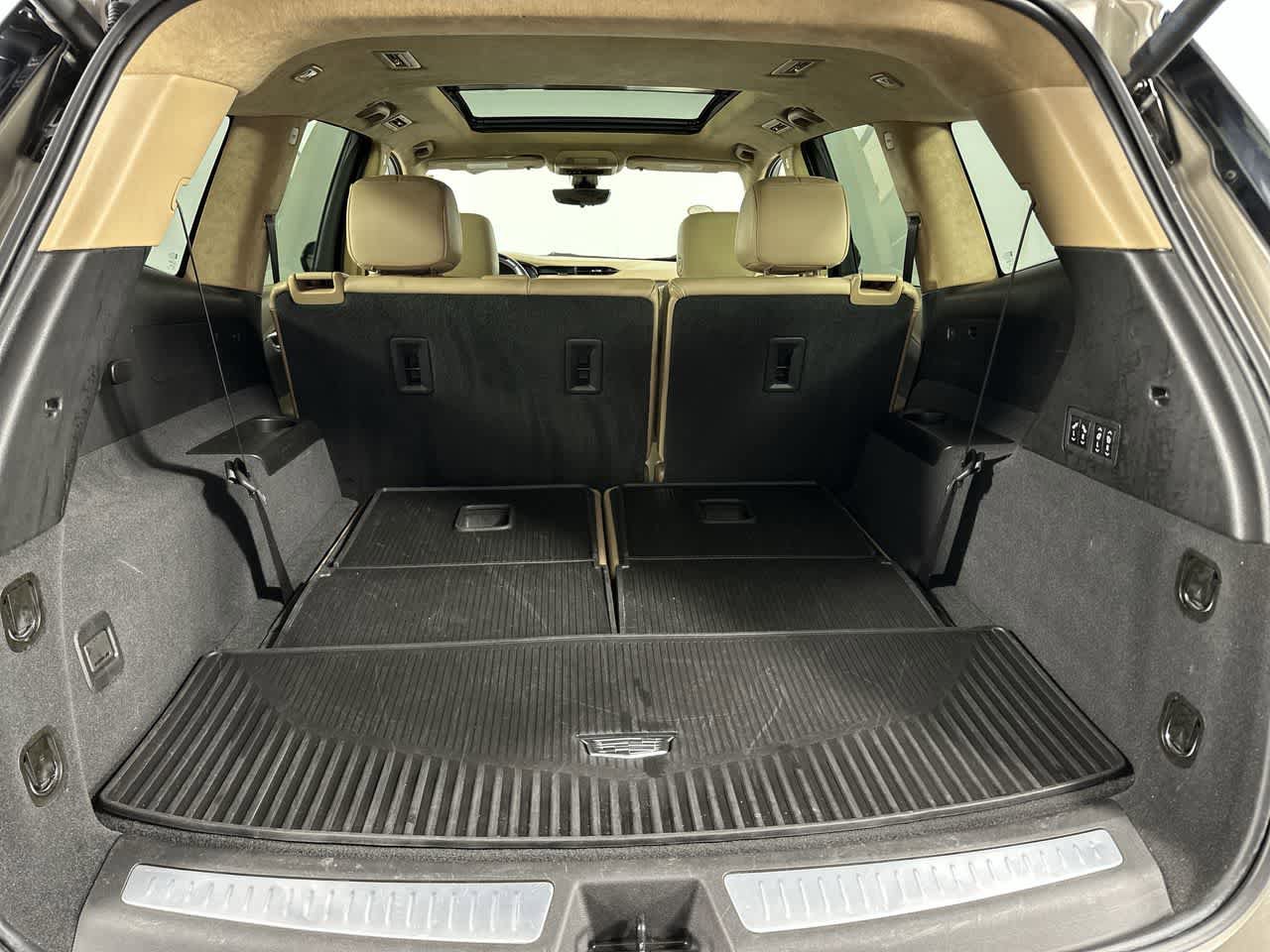 Used 2023 Cadillac XT6 Premium Luxury w/ Platinum Package AWD/4WD image 18