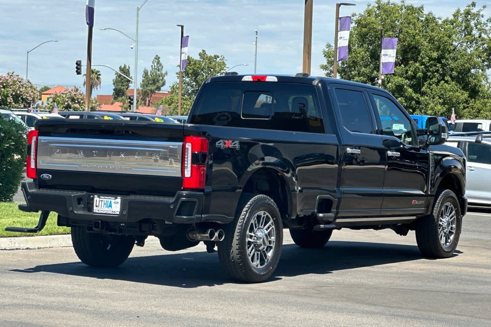 Certified 2025 Ford F250 Platinum w/ Platinum Plus Package AWD/4WD image 2