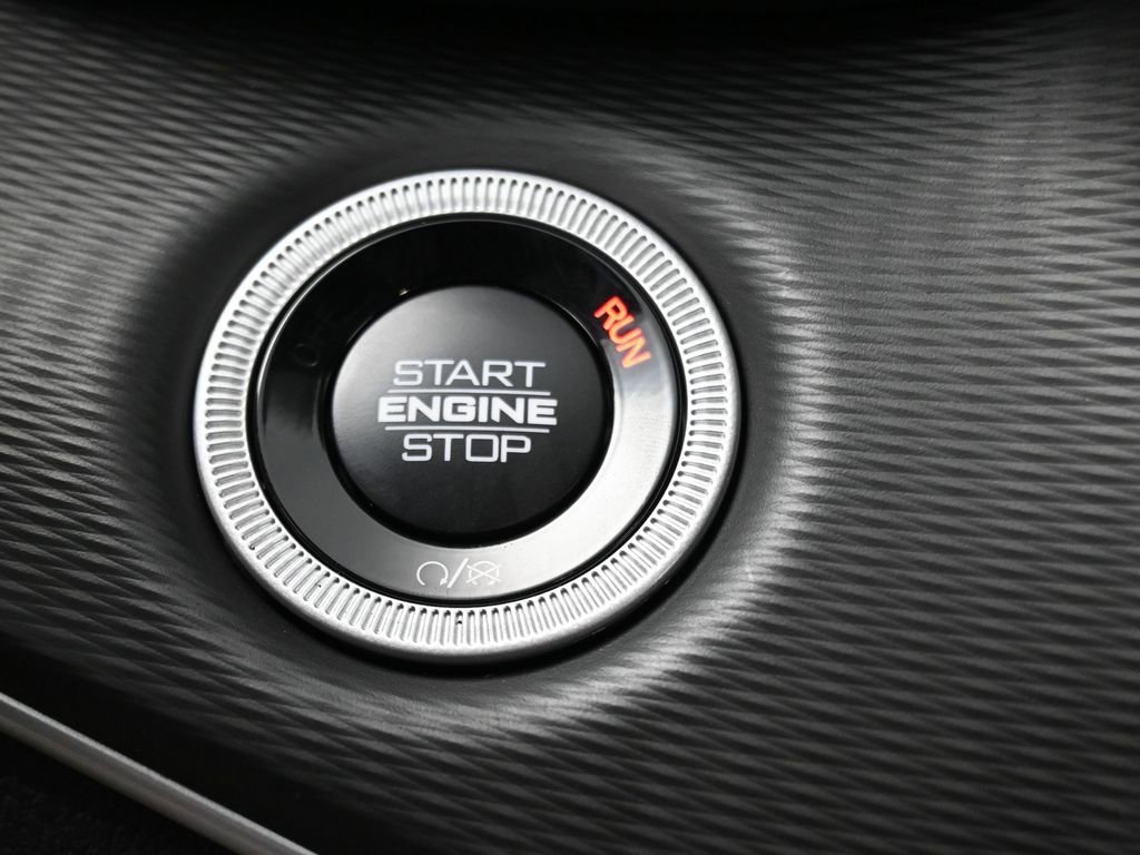 New 2025 Jeep Grand Cherokee L Altitude image 24