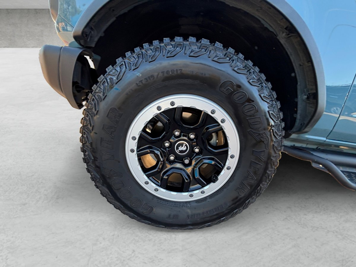 Used 2023 Ford Bronco Badlands image 27