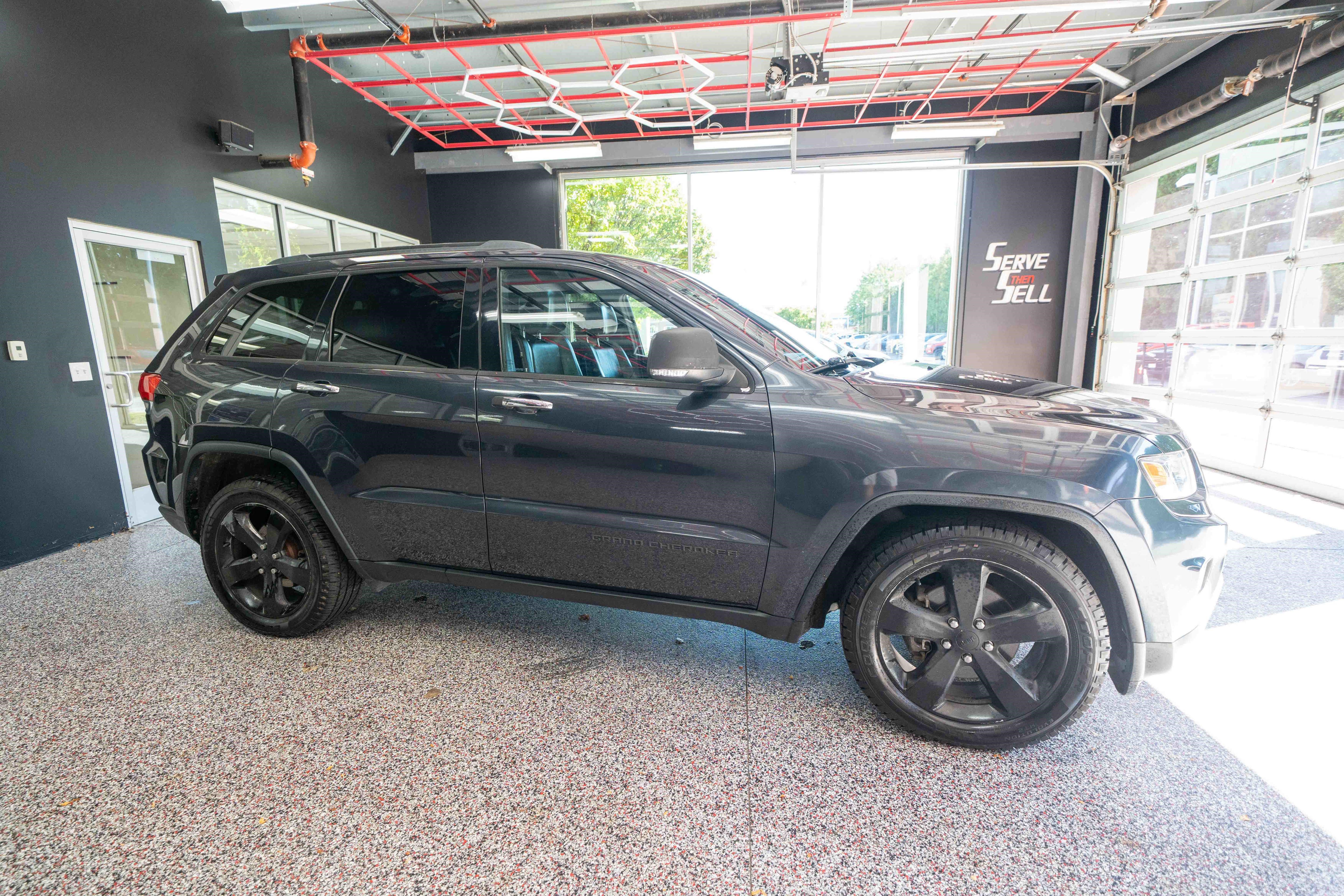 Used 2015 Jeep Grand Cherokee Limited AWD/4WD image 5