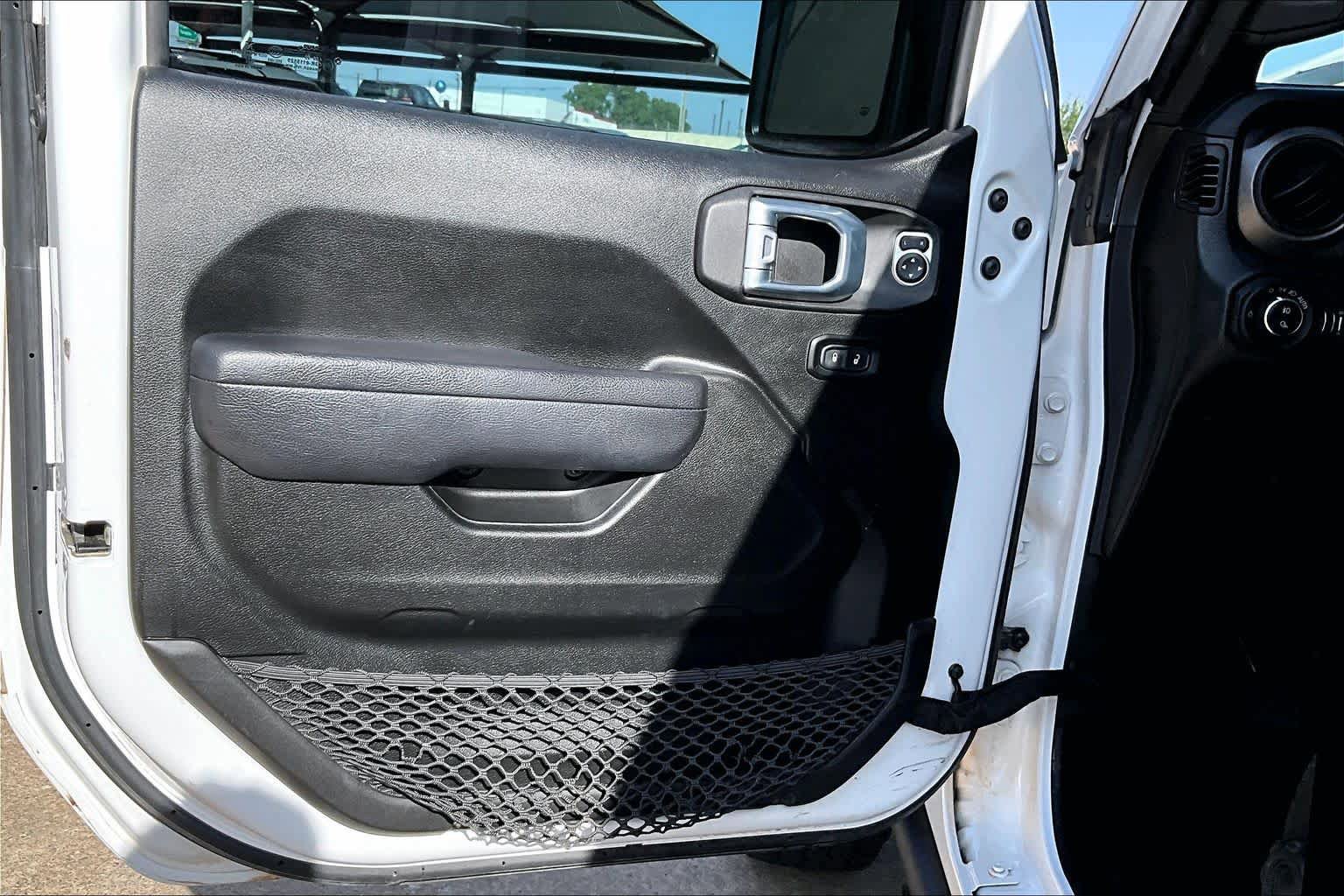Used 2022 Jeep Gladiator Sport AWD/4WD image 24