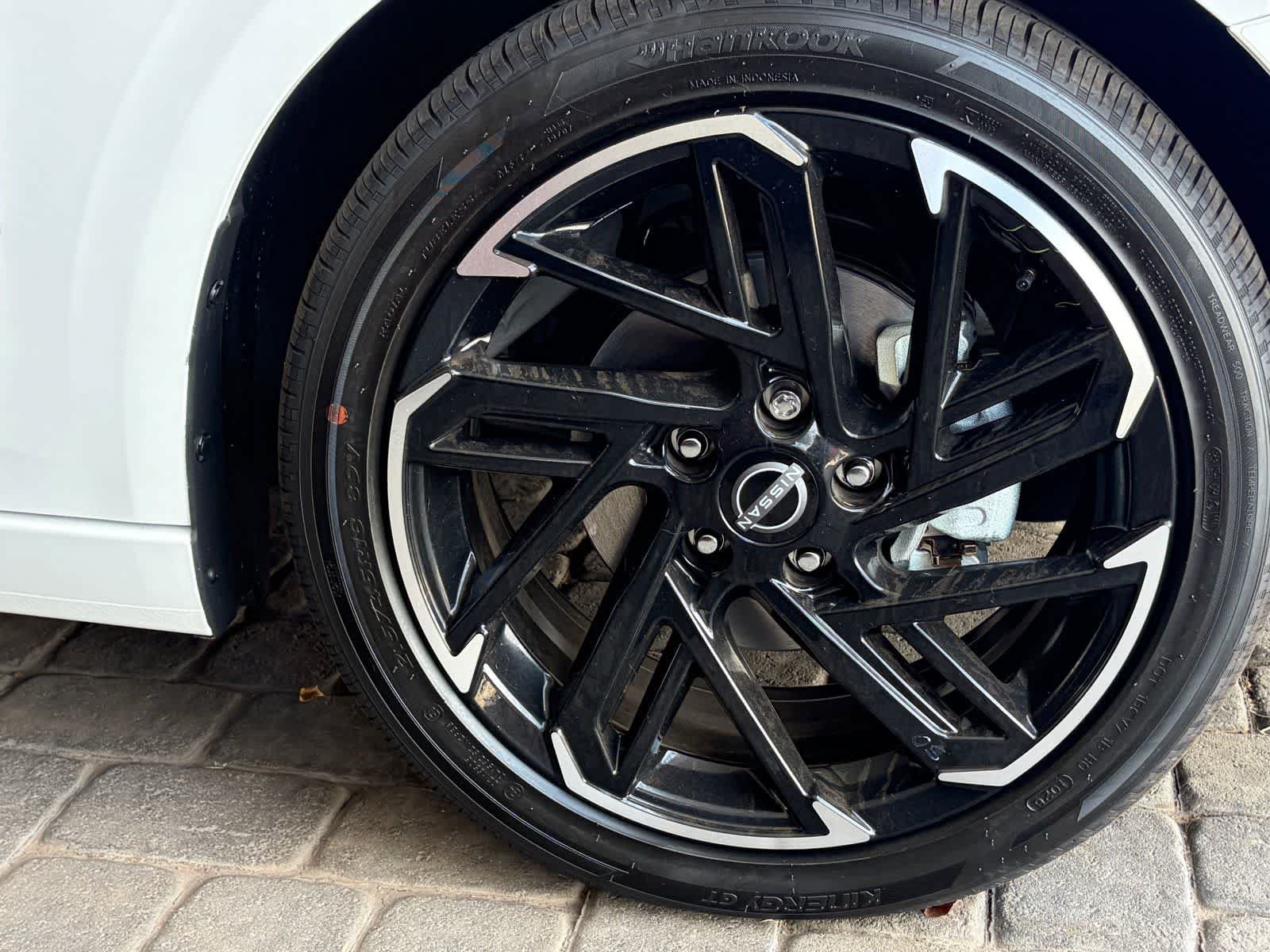 New 2026 Nissan Sentra SR w/ SR Premium Package FWD image 8