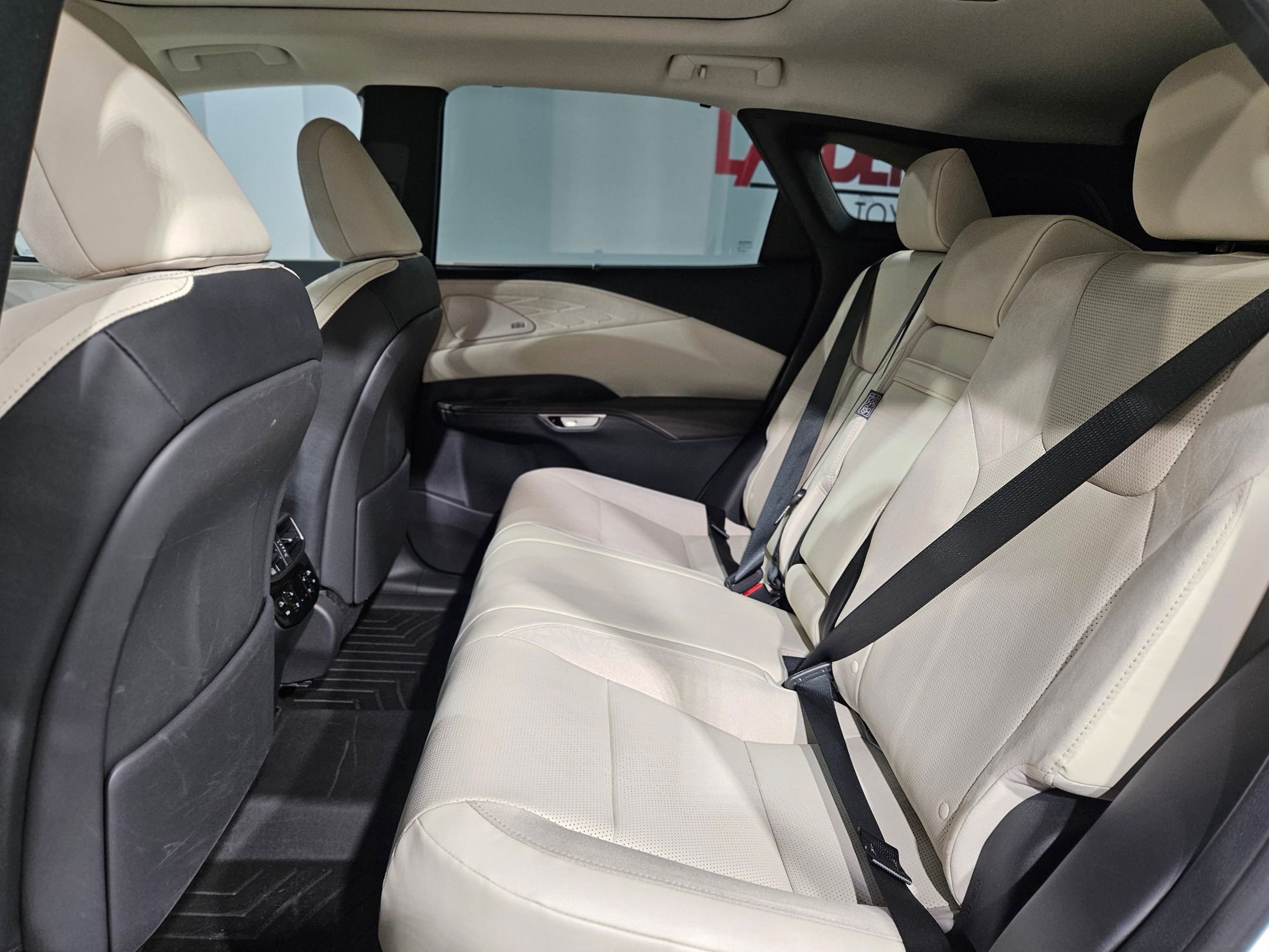 Used 2024 Lexus RX 350 image 36