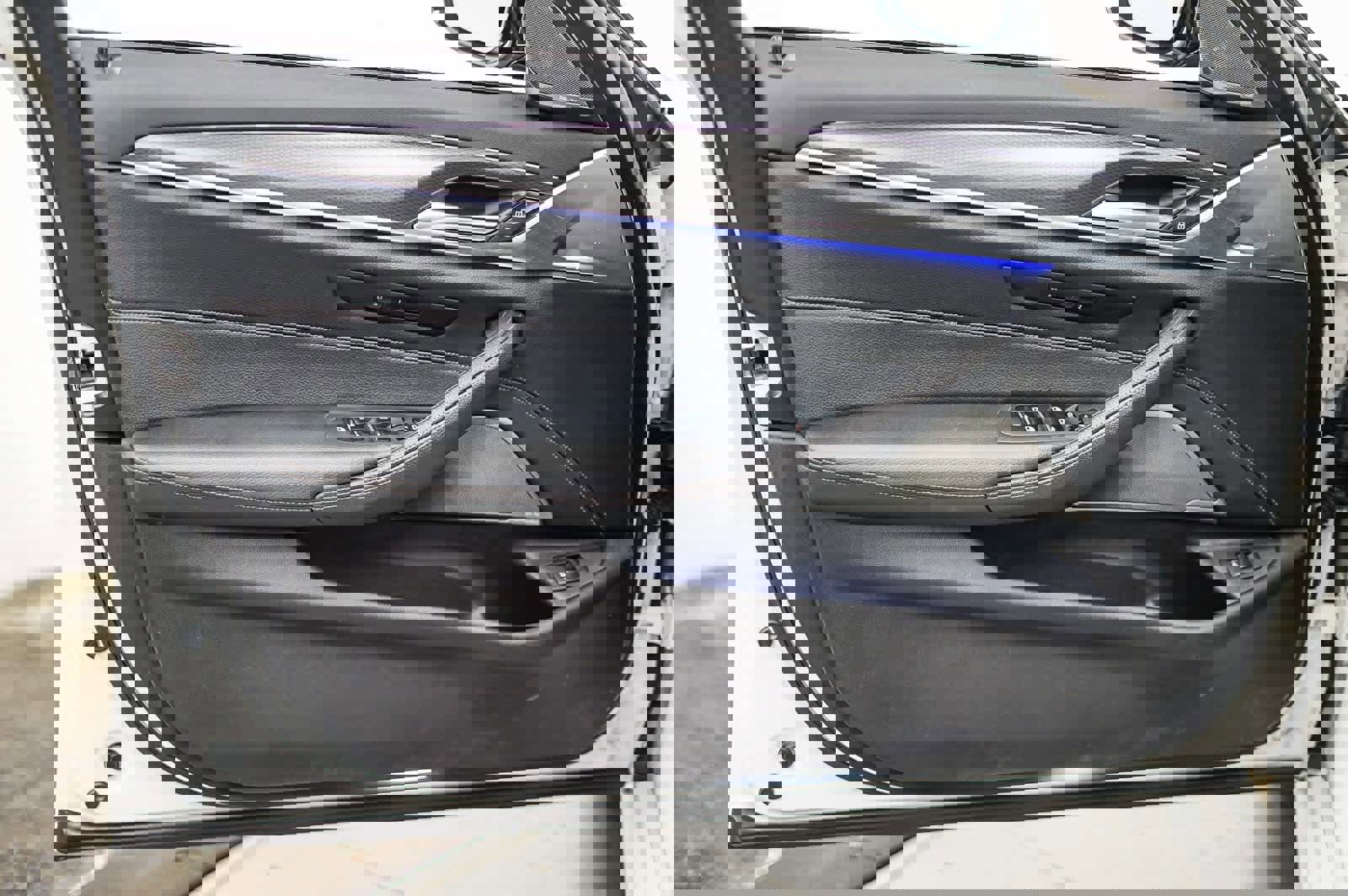 Used 2023 BMW 540i w/ M Sport Package image 22