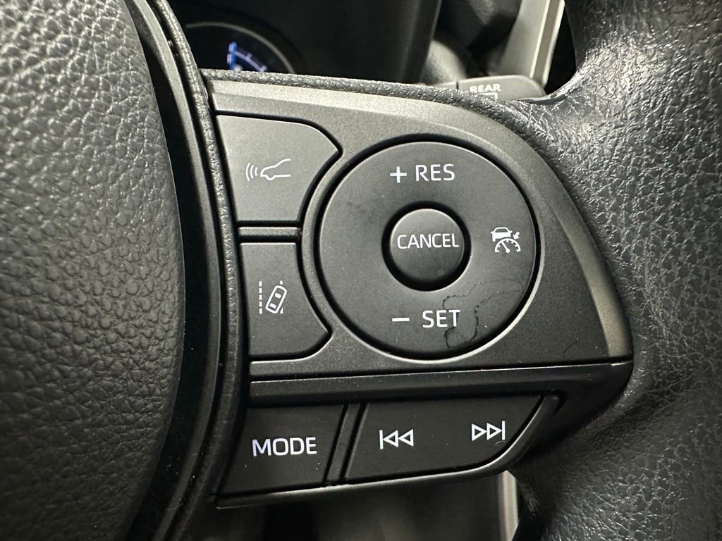 Used 2025 Toyota RAV4 XLE AWD/4WD image 20