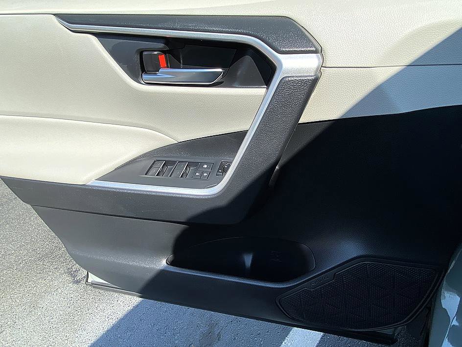 Certified 2023 Toyota RAV4 XLE Premium image 9