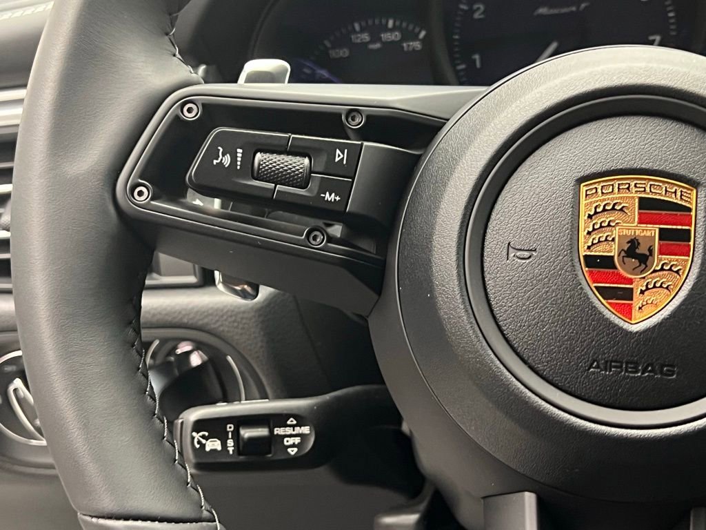 Used 2026 Porsche Macan image 8