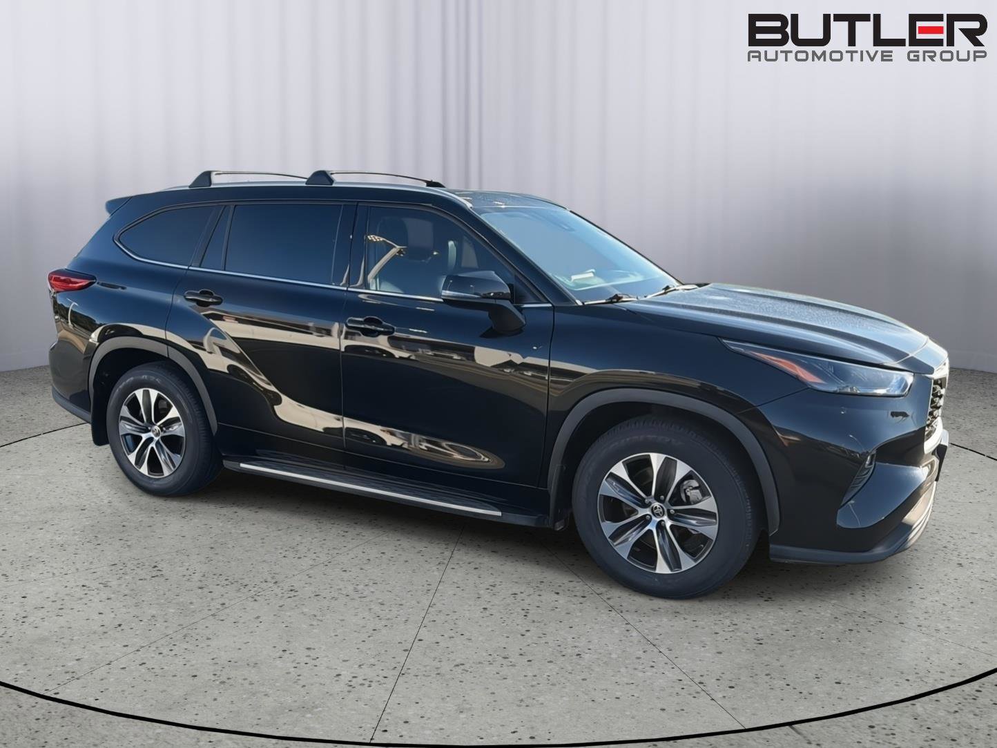 Used 2022 Toyota Highlander XLE FWD image 6