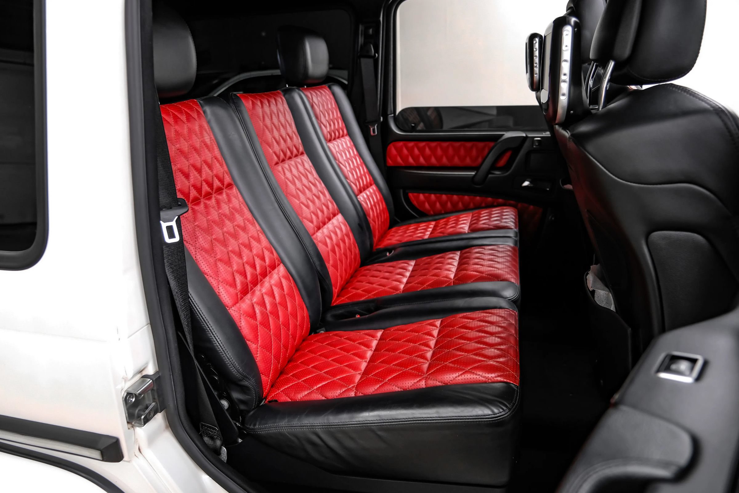 Used 2015 Mercedes-Benz G 63 AMG 4MATIC w/ PA6 Package image 37