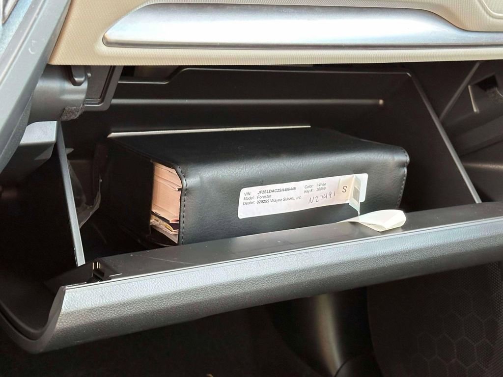 Certified 2025 Subaru Forester image 27