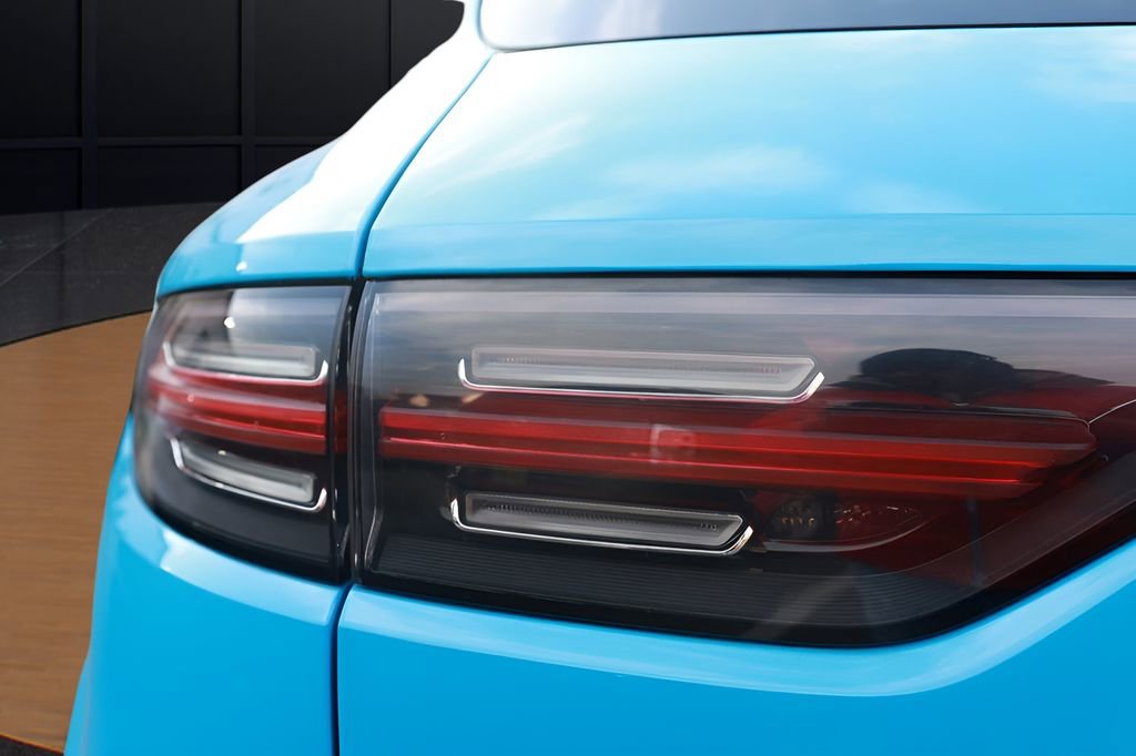 Used 2023 Porsche Cayenne image 21