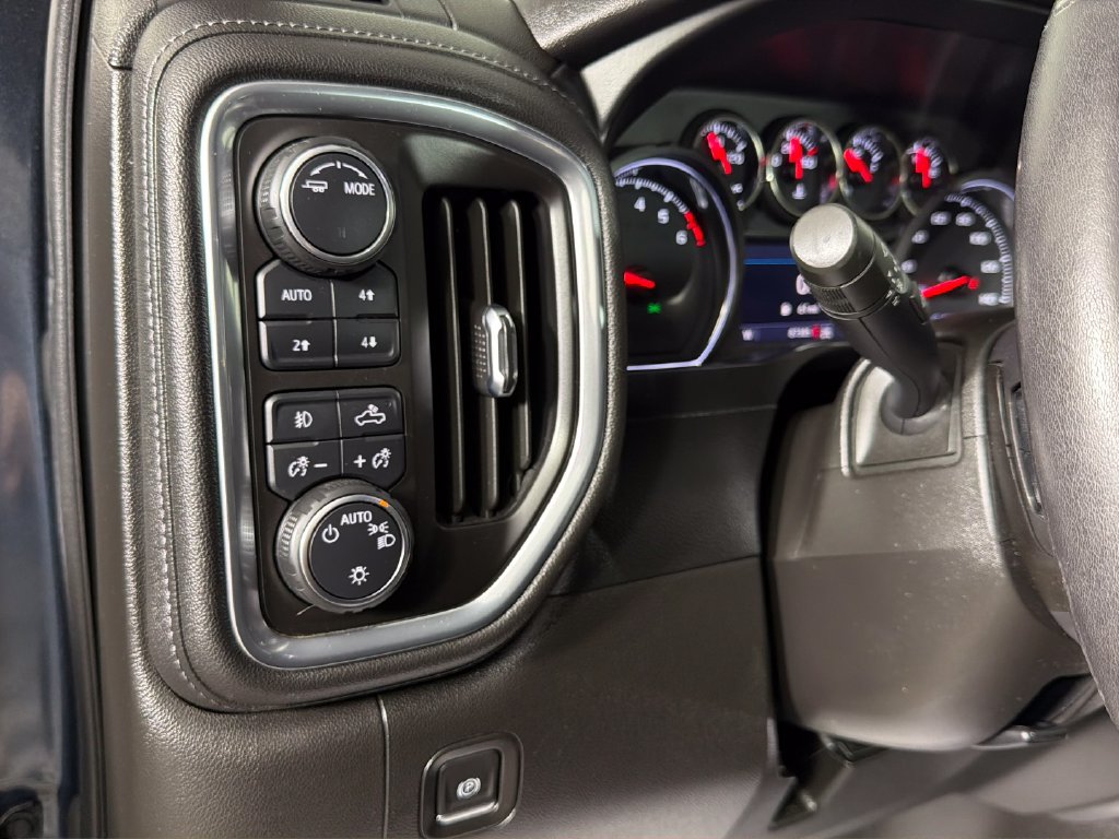 Used 2021 Chevrolet Silverado 1500 LT Trail Boss w/ Convenience Package II AWD/4WD image 18