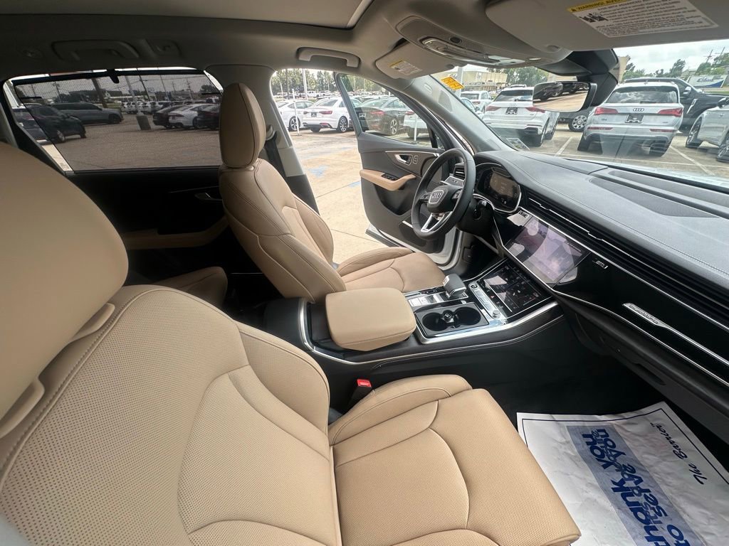 Used 2025 Audi Q7 3.0T Prestige image 34