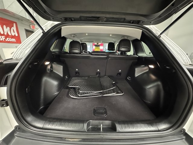 Used 2020 Jeep Cherokee Trailhawk image 13