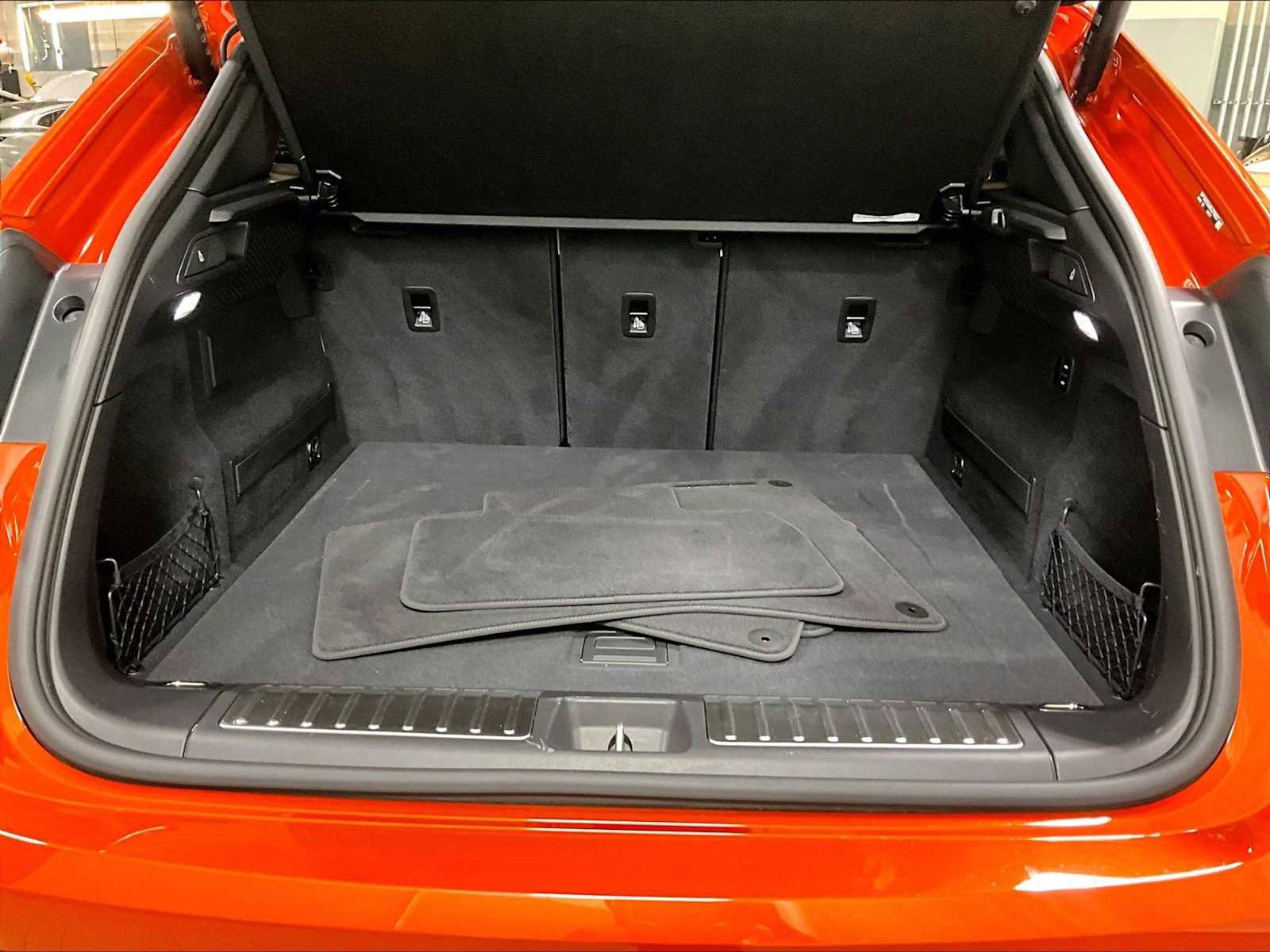 Used 2025 Porsche Macan Electric image 40