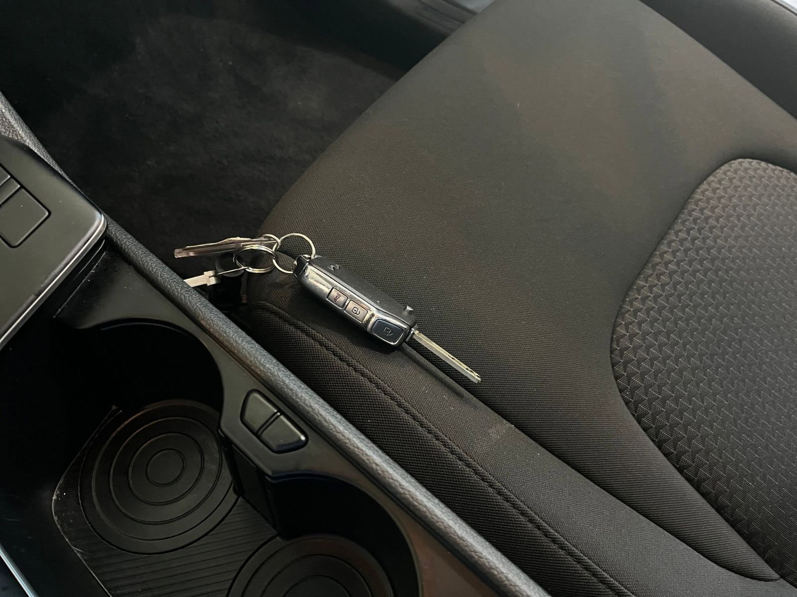 Used 2025 Kia Sportage LX image 21