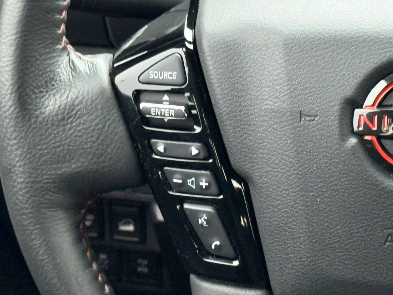 Used 2024 Nissan Frontier PRO-4X w/ Pro Convenience Package image 31