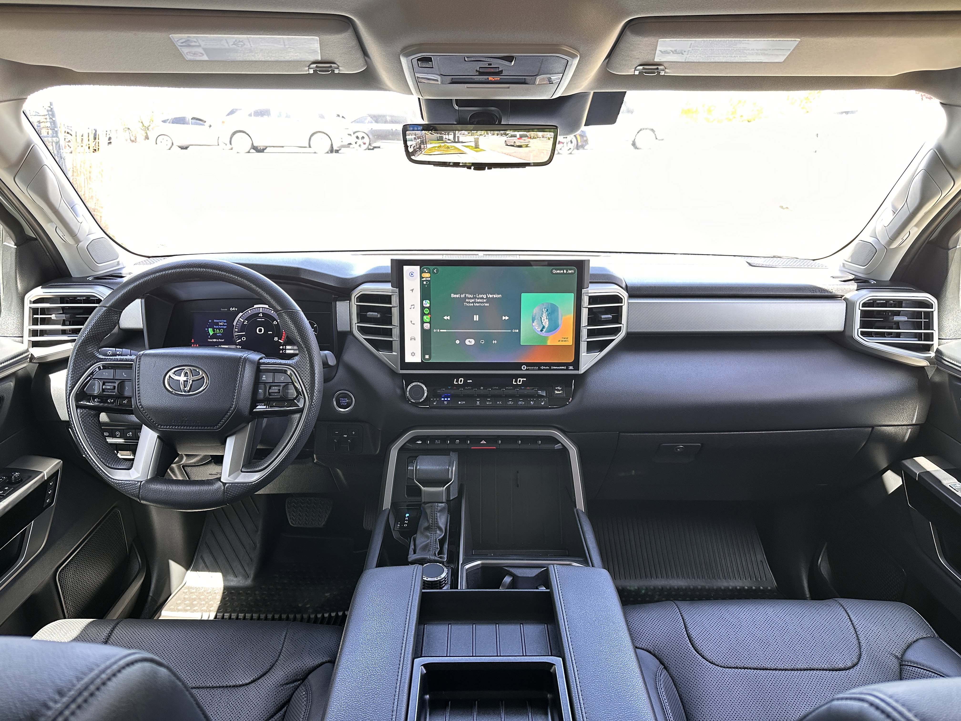 Used 2024 Toyota Tundra Limited AWD/4WD image 31
