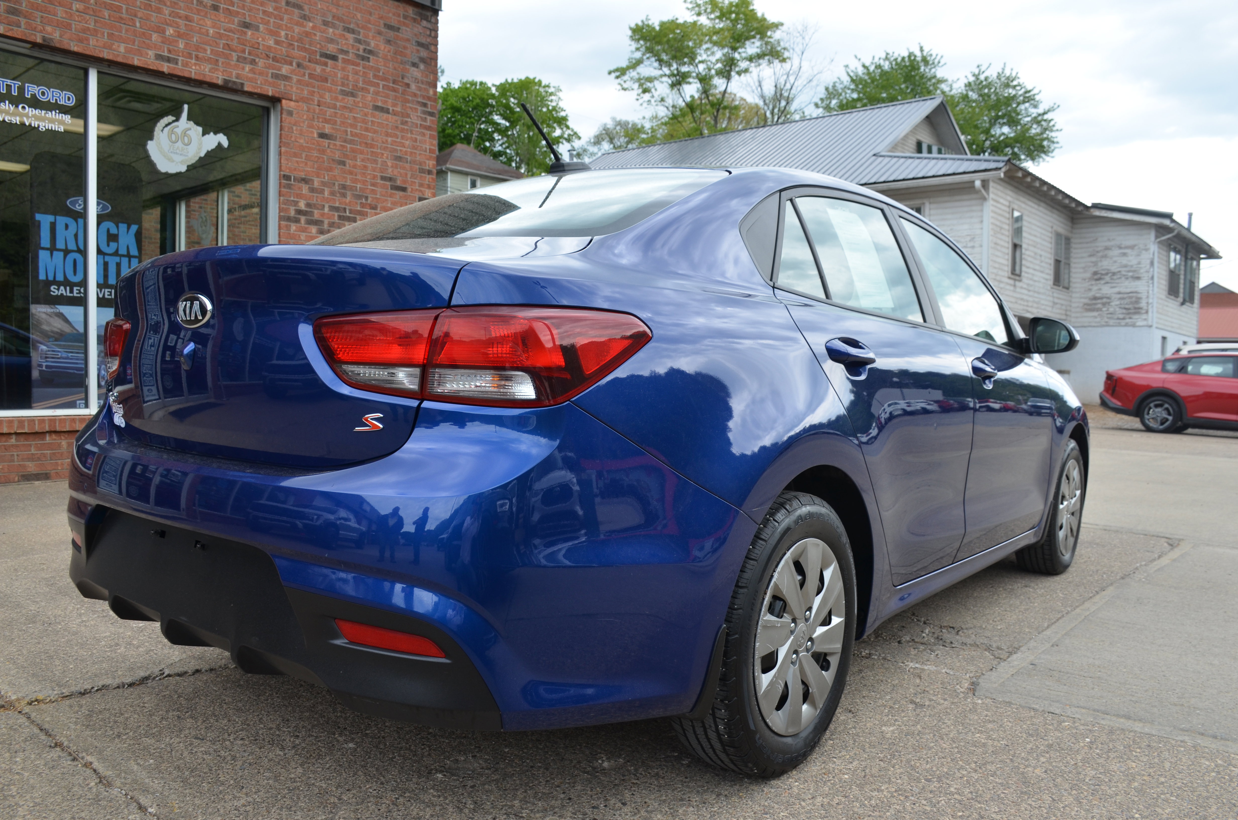 Used 2019 Kia Rio S w/ Technology Package FWD image 3