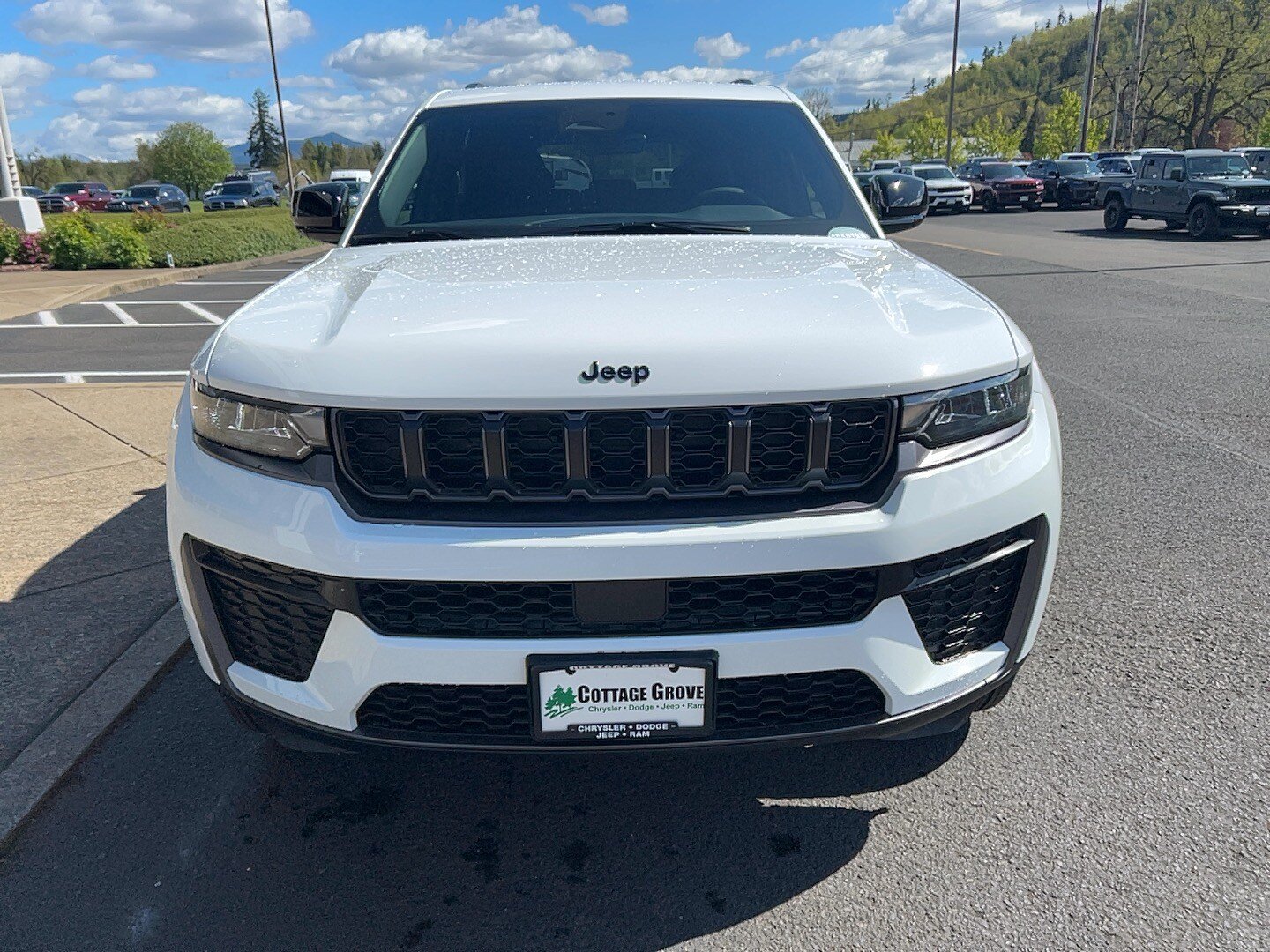 New 2026 Jeep Grand Cherokee Altitude AWD/4WD image 5