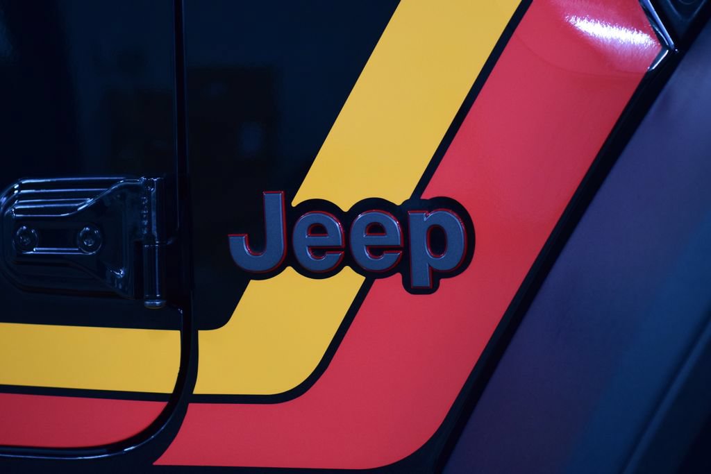 Used 2025 Jeep Gladiator Rubicon AWD/4WD image 18