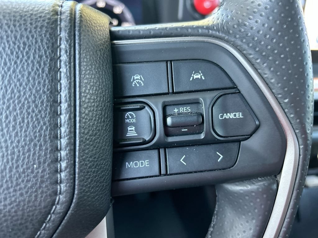 Certified 2025 Toyota 4Runner TRD Off-Road AWD/4WD image 16